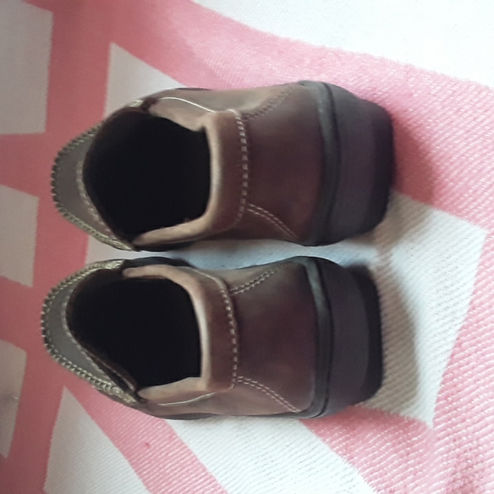 Shoes - Picture 4 of 5